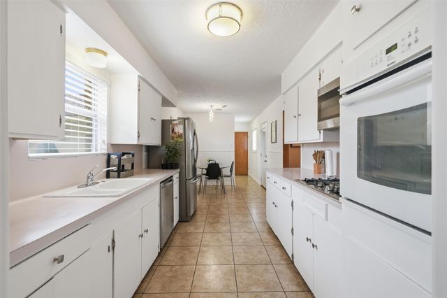 7707 Cayton Street, Houston, TX 77061