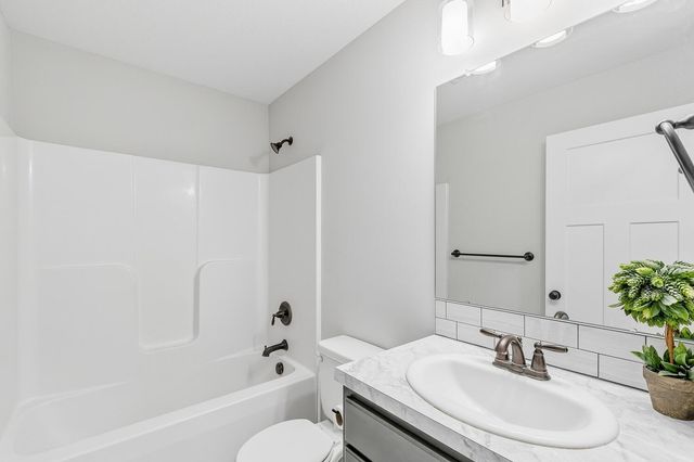 832 E Sunset St, Goddard, KS 67052