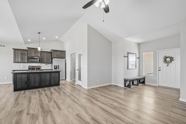 832 E Sunset St, Goddard, KS 67052