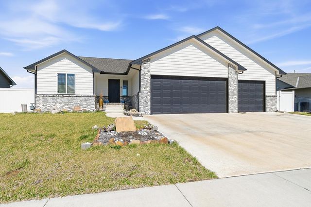 832 E Sunset St, Goddard, KS 67052