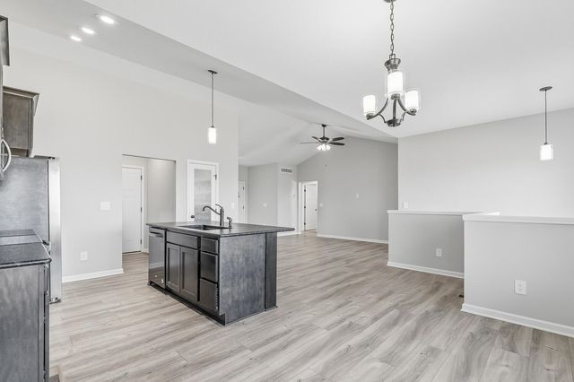 832 E Sunset St, Goddard, KS 67052