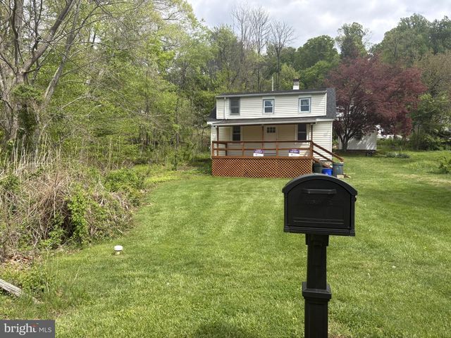 3541 MOUNT RD, Aston, PA 19014