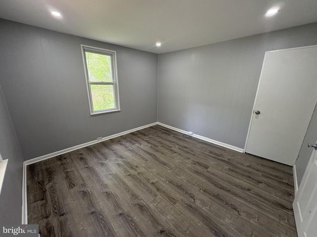 3541 MOUNT RD, Aston, PA 19014