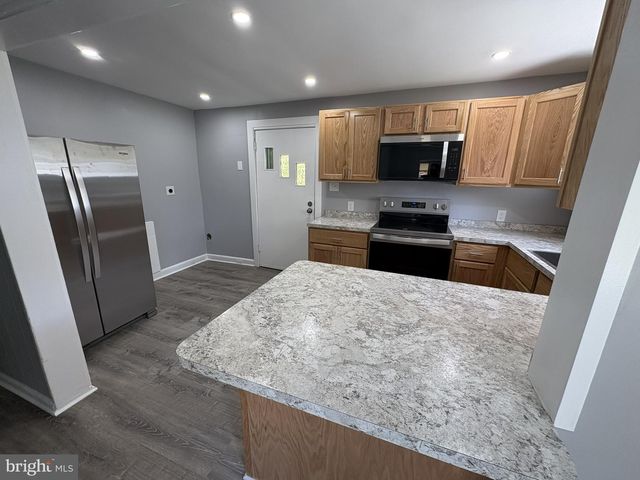 3541 MOUNT RD, Aston, PA 19014