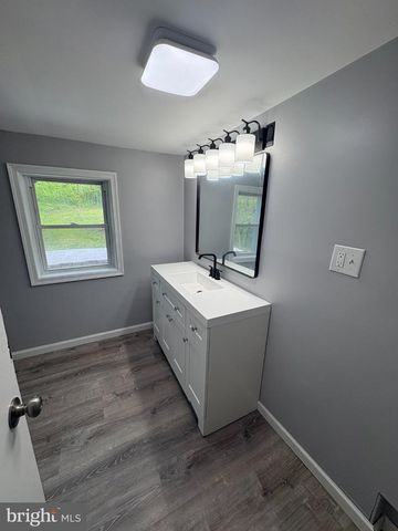 3541 MOUNT RD, Aston, PA 19014