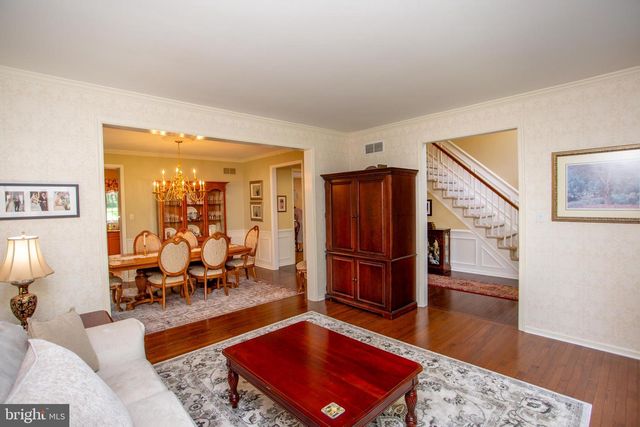 6 LEAPSON LN, Doylestown, PA 18901