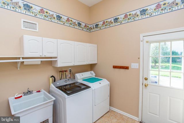6 LEAPSON LN, Doylestown, PA 18901