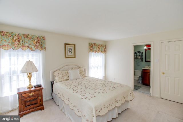 6 LEAPSON LN, Doylestown, PA 18901