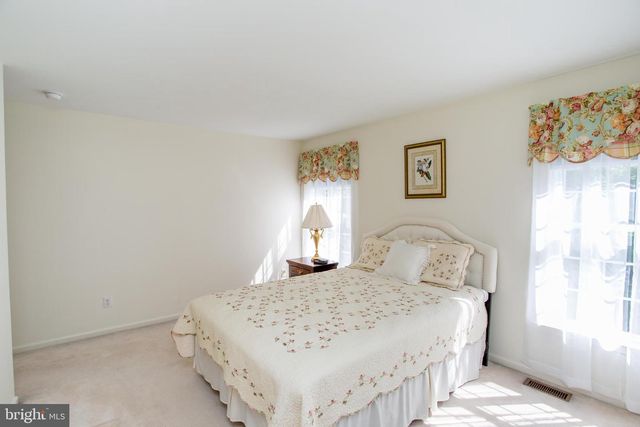 6 LEAPSON LN, Doylestown, PA 18901