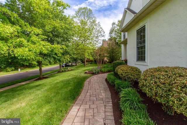 6 LEAPSON LN, Doylestown, PA 18901
