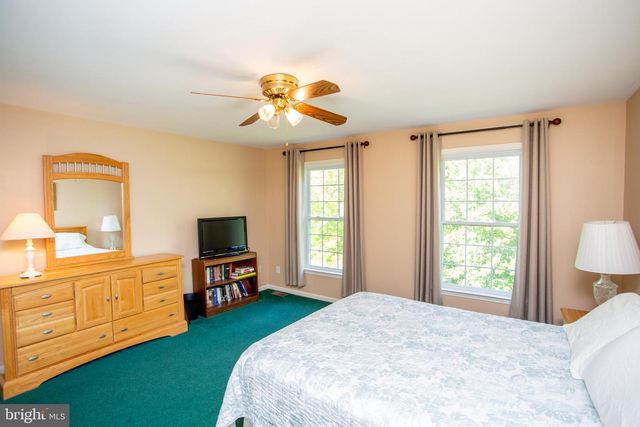 6 LEAPSON LN, Doylestown, PA 18901