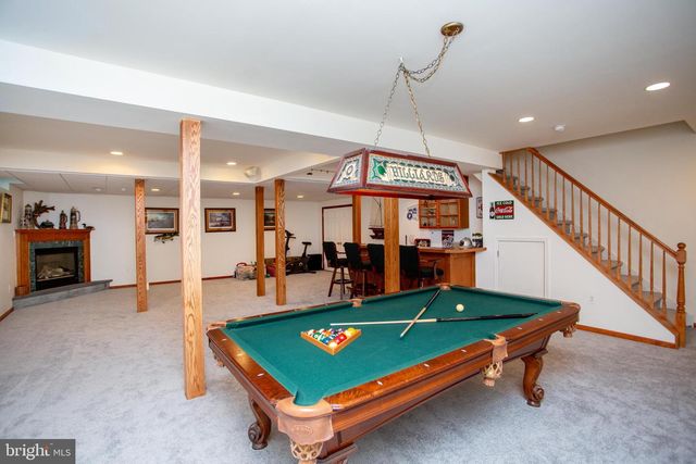 6 LEAPSON LN, Doylestown, PA 18901