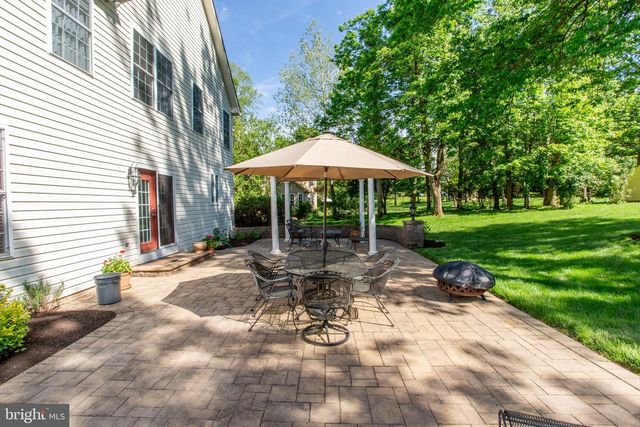 6 LEAPSON LN, Doylestown, PA 18901