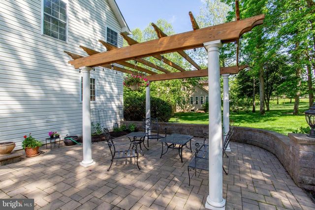 6 LEAPSON LN, Doylestown, PA 18901