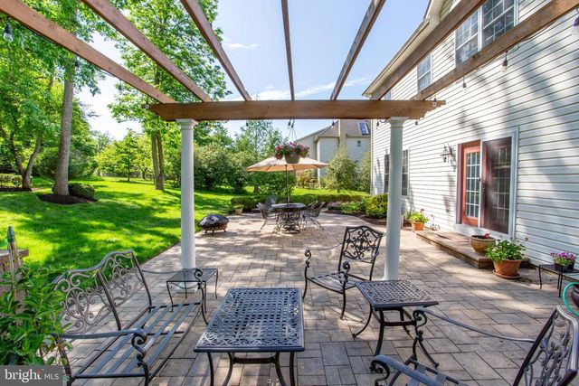 6 LEAPSON LN, Doylestown, PA 18901