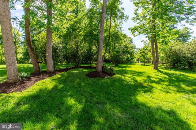 6 LEAPSON LN, Doylestown, PA 18901