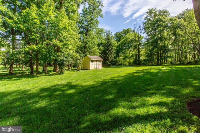 6 LEAPSON LN, Doylestown, PA 18901