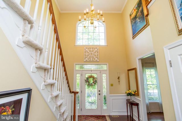 6 LEAPSON LN, Doylestown, PA 18901