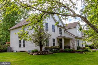 6 LEAPSON LN, Doylestown, PA 18901