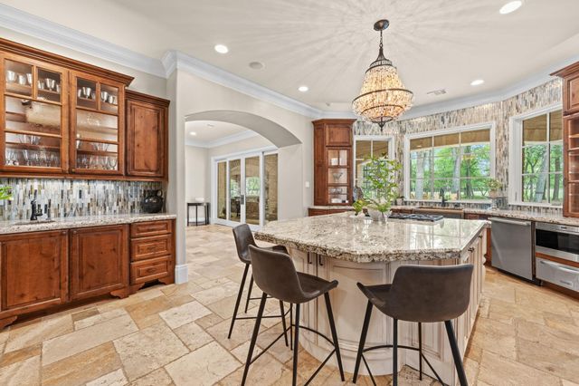 15 Sterling Dale Place, The Woodlands, TX 77382