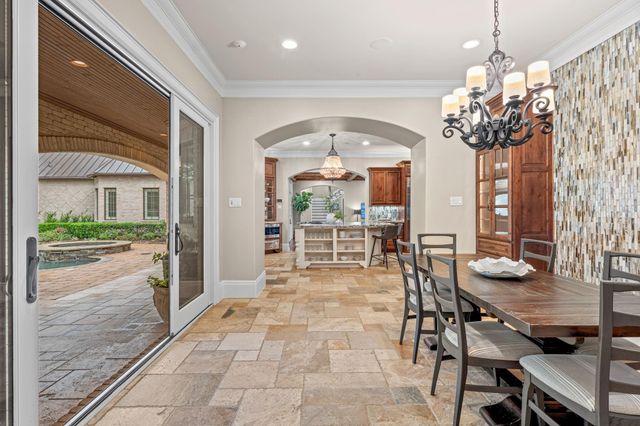 15 Sterling Dale Place, The Woodlands, TX 77382