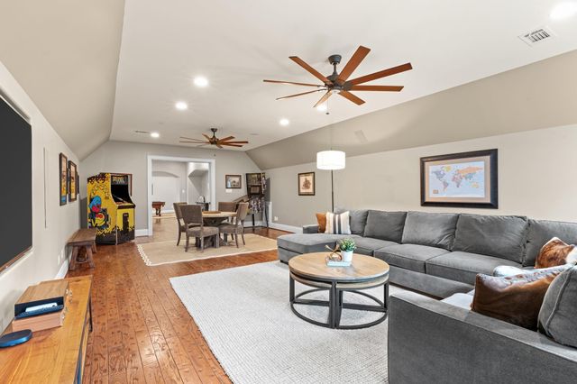 15 Sterling Dale Place, The Woodlands, TX 77382