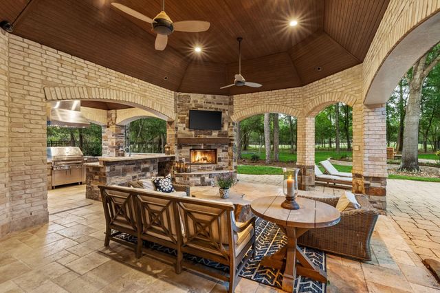 15 Sterling Dale Place, The Woodlands, TX 77382