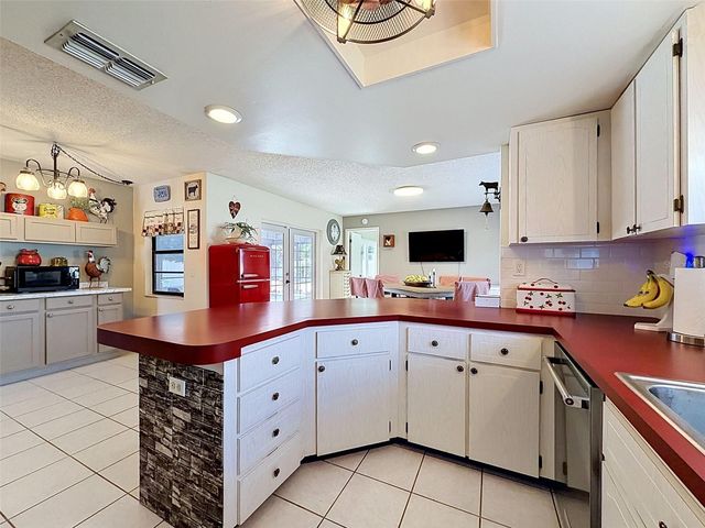 7810 VIENNA LANE, Port Richey, FL 34668