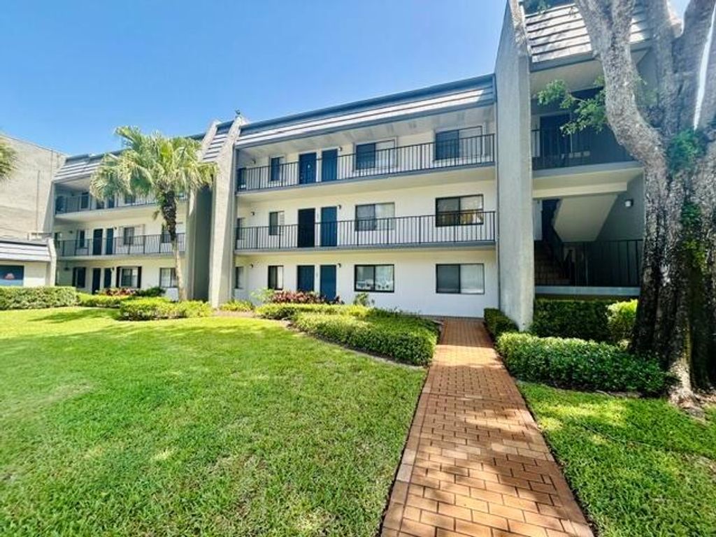 4801 Esedra Court 205, Lake Worth, FL 33467