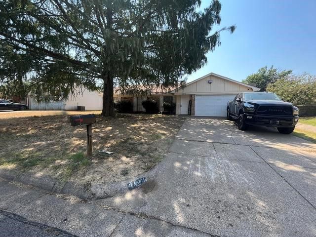 4404 Willow Crest Drive, Arlington, TX 76017