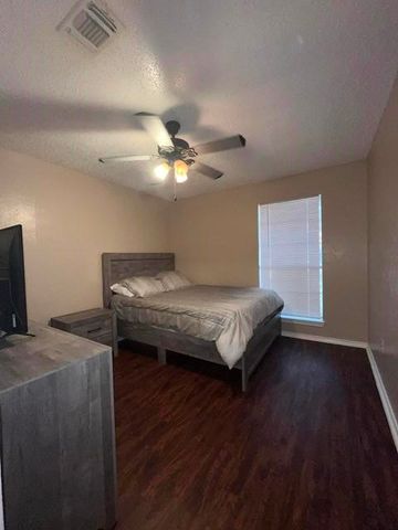 4404 Willow Crest Drive, Arlington, TX 76017