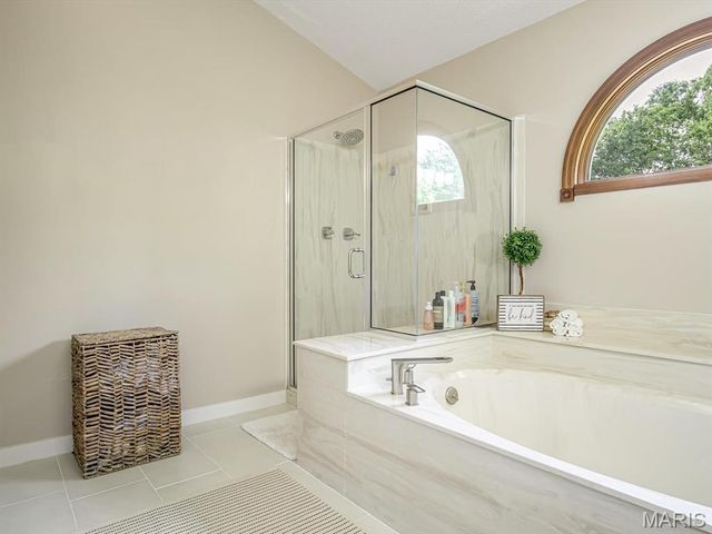 60 Santa Anita Drive, Maryville, IL 62062