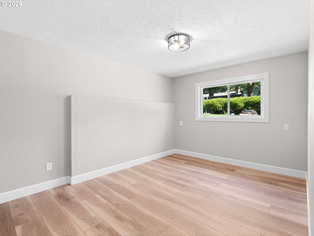 2536 DEBOK Rd, West Linn, OR 97068