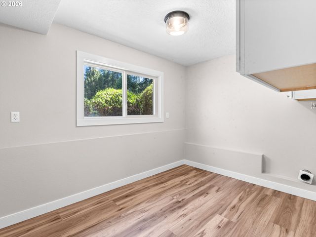 2536 DEBOK Rd, West Linn, OR 97068