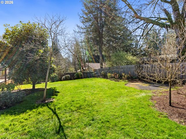 2536 DEBOK Rd, West Linn, OR 97068