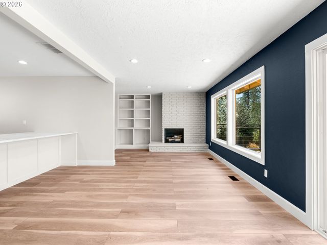 2536 DEBOK Rd, West Linn, OR 97068