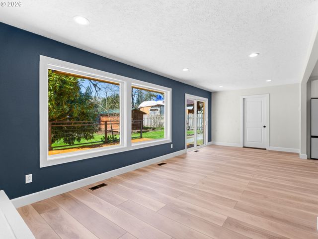 2536 DEBOK Rd, West Linn, OR 97068