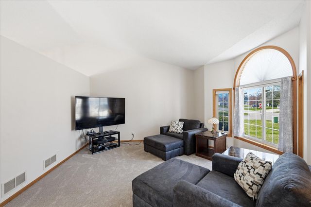 10004 Fallgold Parkway N, Brooklyn Park, MN 55443