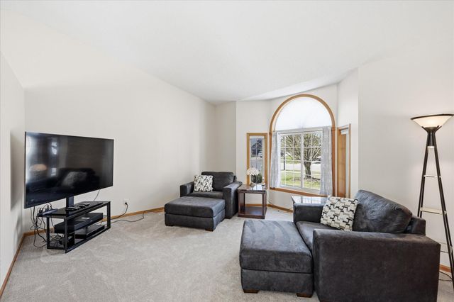 10004 Fallgold Parkway N, Brooklyn Park, MN 55443