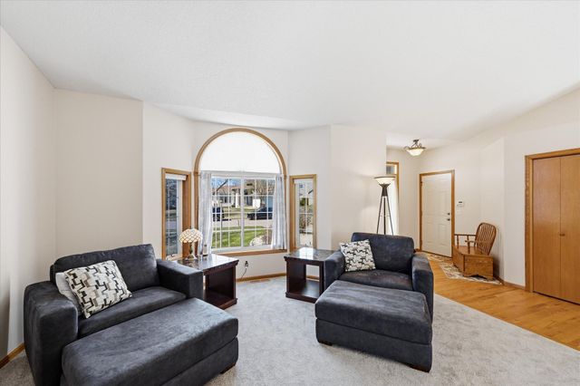 10004 Fallgold Parkway N, Brooklyn Park, MN 55443