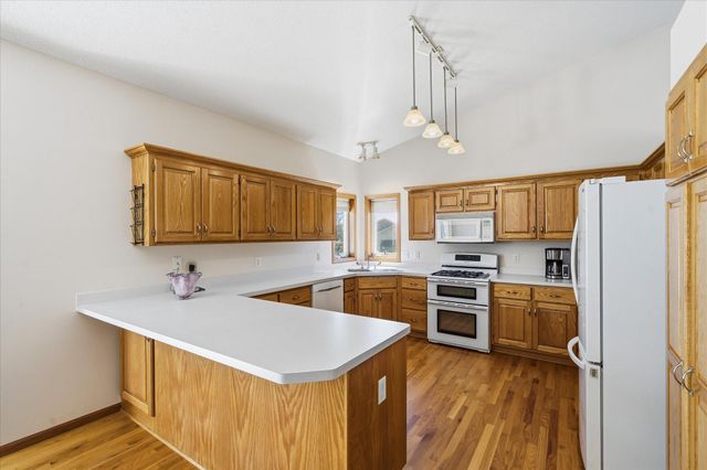 10004 Fallgold Parkway N, Brooklyn Park, MN 55443