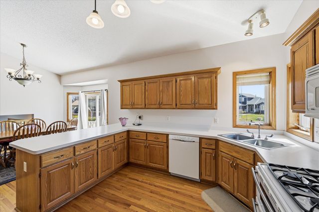 10004 Fallgold Parkway N, Brooklyn Park, MN 55443