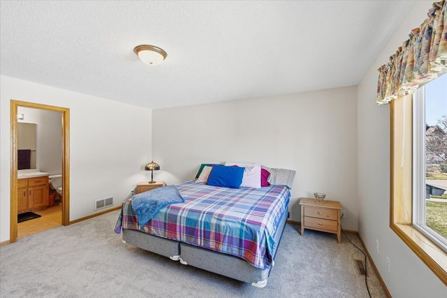 10004 Fallgold Parkway N, Brooklyn Park, MN 55443