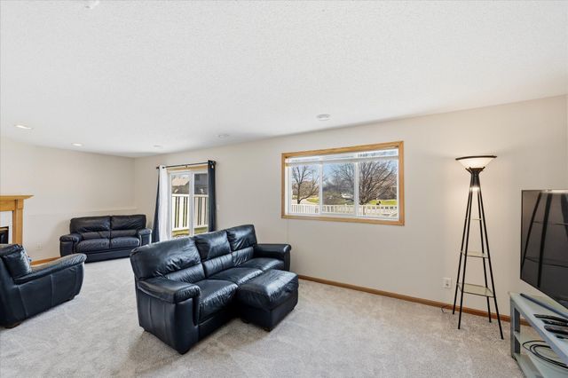 10004 Fallgold Parkway N, Brooklyn Park, MN 55443