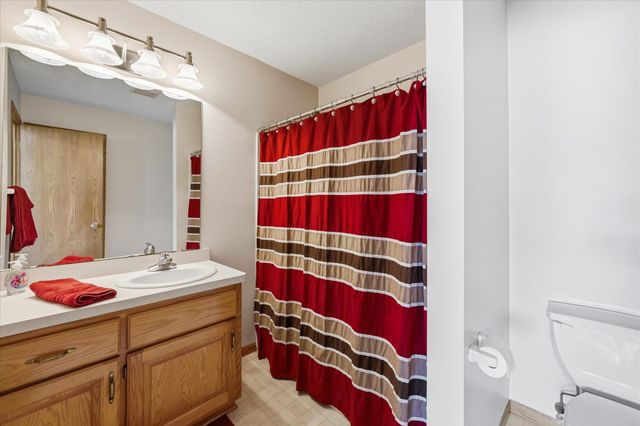 10004 Fallgold Parkway N, Brooklyn Park, MN 55443