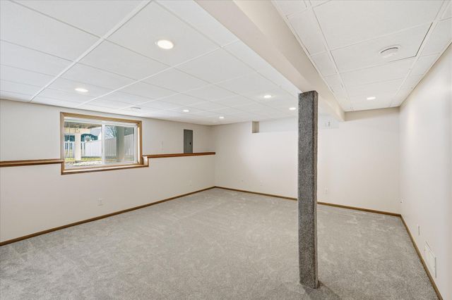 10004 Fallgold Parkway N, Brooklyn Park, MN 55443