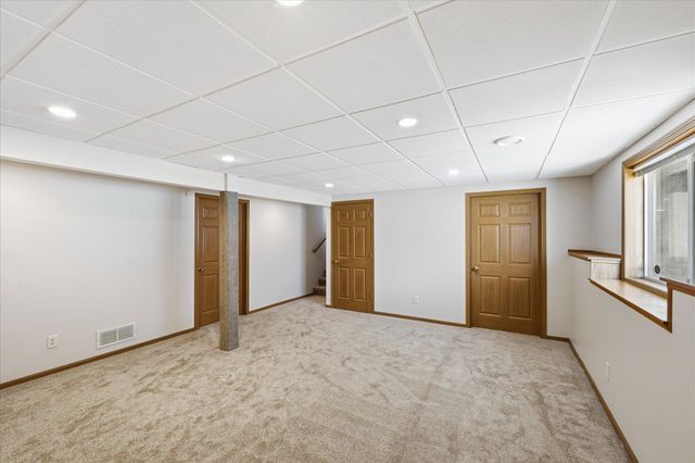 10004 Fallgold Parkway N, Brooklyn Park, MN 55443