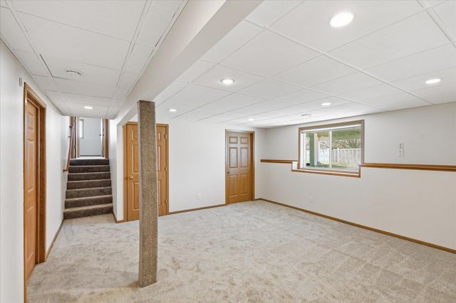 10004 Fallgold Parkway N, Brooklyn Park, MN 55443