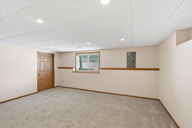 10004 Fallgold Parkway N, Brooklyn Park, MN 55443