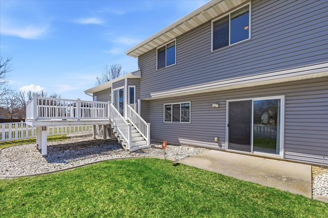 10004 Fallgold Parkway N, Brooklyn Park, MN 55443